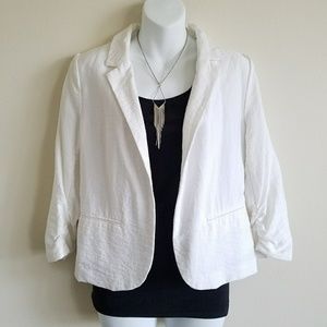 White ladies blazer/ jacket